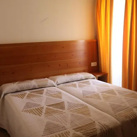 Hotel Rural Madre Agricultura Santibanez de la Isla